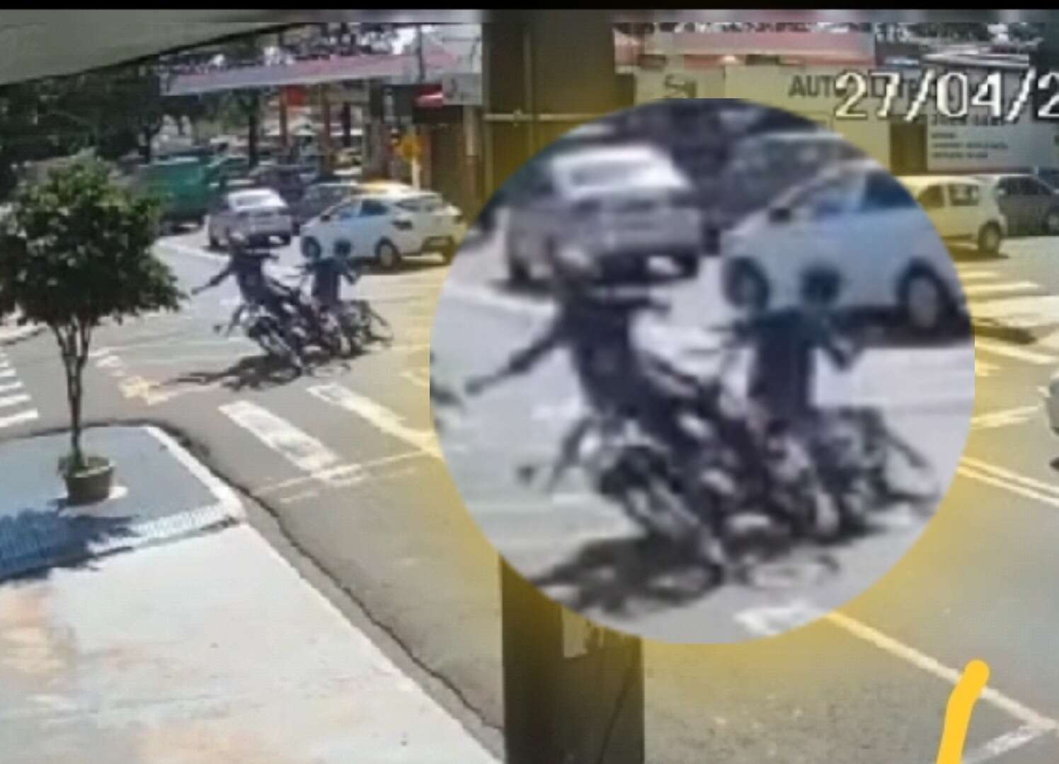 C Mera De Seguran A Flagra Acidente Entre Motociclista E Ciclista Em