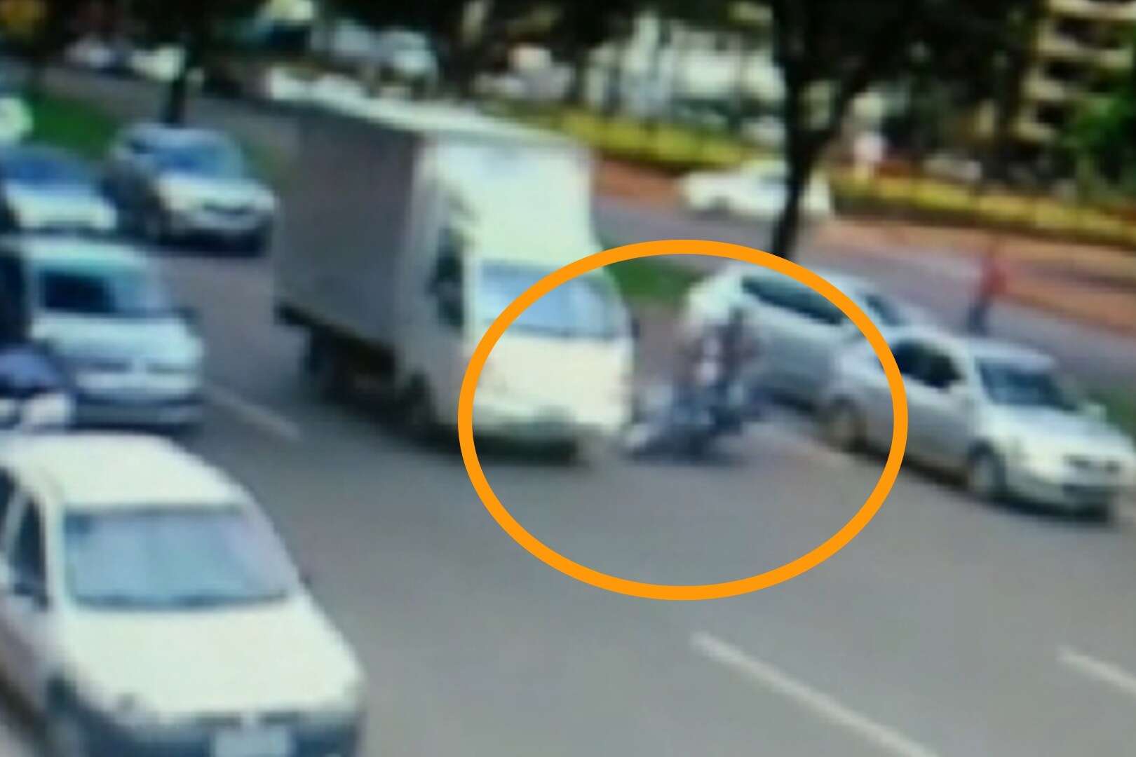 C Mera De Seguran A Registra Acidente Impressionante Motociclista