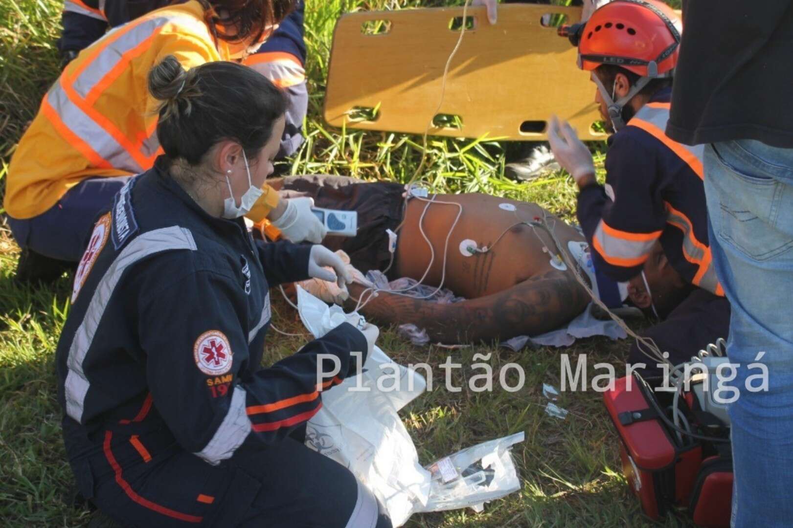 Jovem de 24 anos é entubado após queda de moto na rodovia BR 376 entre