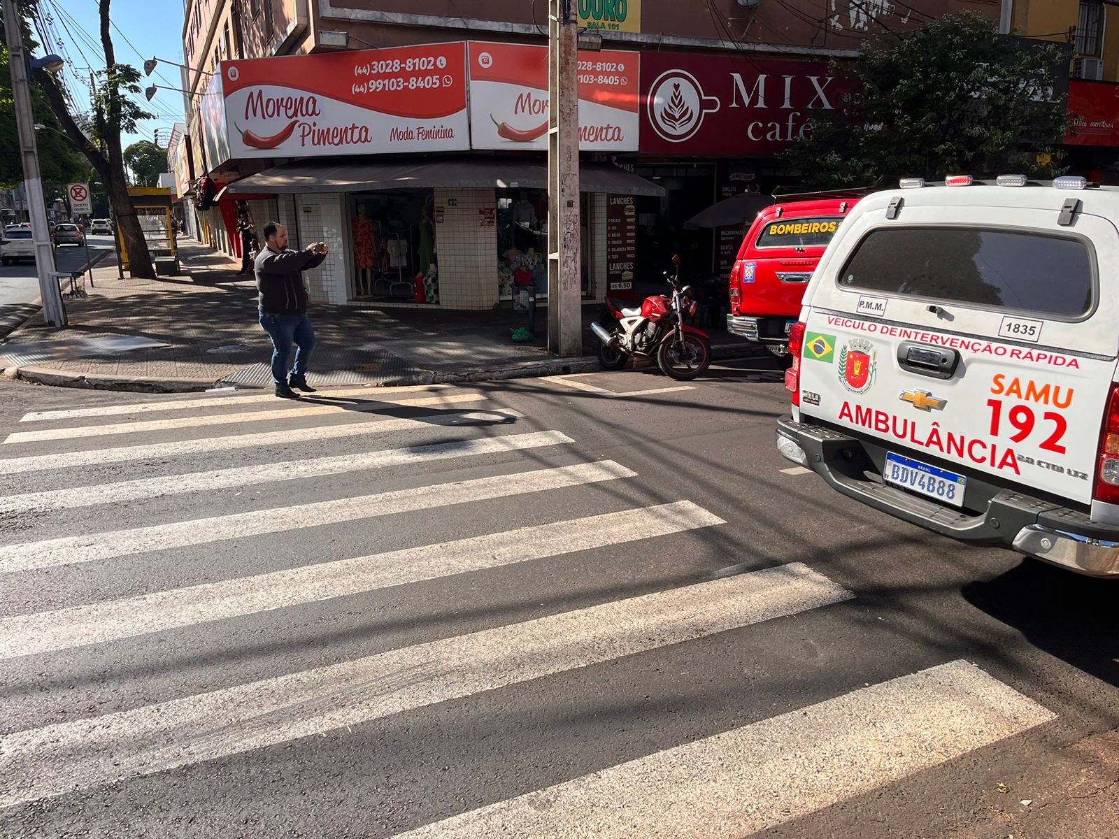 Vídeo mostra homem sendo atropelado por moto em Maringá Plantão Maringá