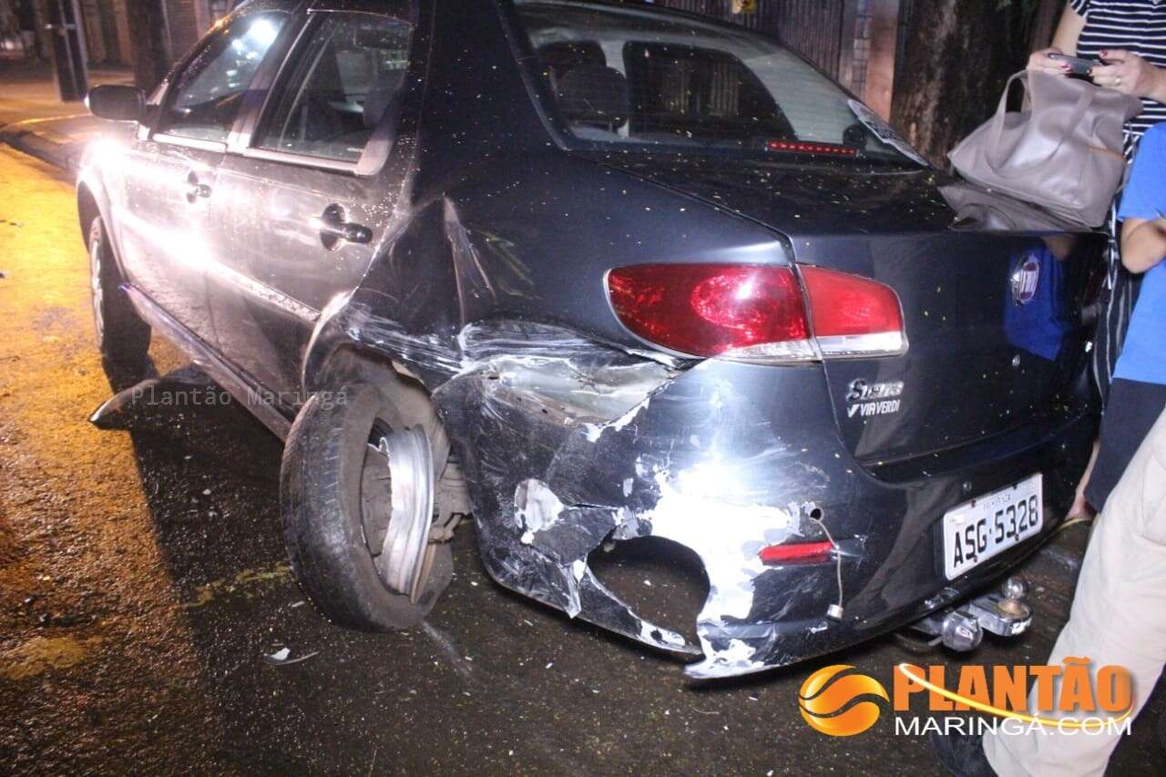 Mulher Perde O Controle Do Carro Bate Em Veículo Estacionado E Capota Em Maringá Plantão Maringá 