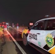 Fotos de Advogado morre após caminhonete bater na traseira de carreta, capotar e pega fogo, em Maringá