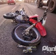 Fotos de Após conversão proibida, motociclista e garupa sofreram ferimentos graves em Sarandi