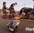 Fotos de Após conversão proibida, motociclista e garupa sofreram ferimentos graves em Sarandi