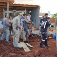 Fotos de Após momentos de tensão criança é resgatada de buraco em Maringá