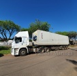 Fotos de Após perseguição e troca de tiros carreta roubada com carga de carnes avaliada em 800 mil reais é recuperada em Maringá