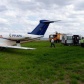 Fotos de Jatinho que levava dupla Maiara e Maraisa sai da pista em aeroporto após pneu estourar em Maringá