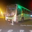 Fotos de Câmera de ônibus registra momento de acidente que deixou motociclista em estado grave em Maringá