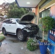 Fotos de Câmera de segurança flagra caminhonete arrastando moto após acidente em Maringá; vídeo