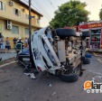 Fotos de Câmera de segurança registra acidente que deixou quatro pessoas feridas em Maringá