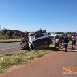 Fotos de Câmera de segurança registra caminhão capotando em Sarandi