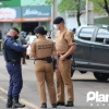 Fotos de Câmera de segurança registra duplo homicídio em revenda de carro em Sarandi