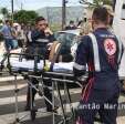 Fotos de Câmera flagra acidente entre carro e moto onde mulher ficou com o pé preso no parachoque