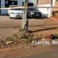 Fotos de Câmera mostra motociclista batendo em poste na zona 6 de Maringá