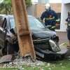 Fotos de Carro atinge poste após bater em moto e deixa dois feridos em Maringá