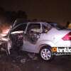 Fotos de Carro bate em mureta de viaduto e pega fogo, em Maringá