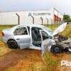 Fotos de Carro bate na traseira de caminhão e deixa motorista com ferimentos graves em Maringá