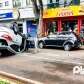 Fotos de Carro capota após bater em veículo estacionado em Maringá