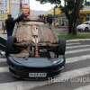 Fotos de Carro capota após colisão na região central de Maringá