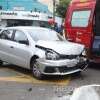 Fotos de Carro capota após colisão na região central de Maringá