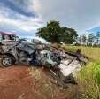 Fotos de Jovem morre após bater carro de frente com caminhão