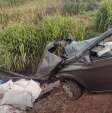 Fotos de Jovem morre após bater carro de frente com caminhão