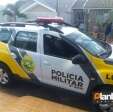 Fotos de Motorista alcoolizado bate carro em grade de residência e acaba preso em Sarandi