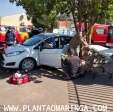 Fotos de Motorista avança preferencial e causa acidente em cruzamento de Maringá