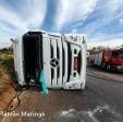 Fotos de Motorista fica ferido após tombamento de carreta na PR-317 em Maringá