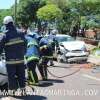 Fotos de Motorista invade pista e bate de frente com carro que transportava funcionários do SAMU em Maringá