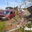 Fotos de Motorista perde controle do carro e derruba muro de residência em Maringá