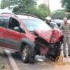 Fotos de Motorista perde o controle do veículo e derruba poste em Maringá