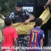 Fotos de Policiais militares da equipe choque distribUEM brinquedos e realizam sonhos de crianças em Maringá