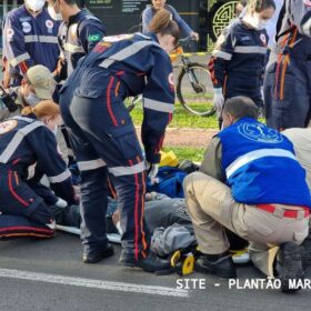 Fotos de Motociclista e pedestre ficam feridos após grave acidente em Maringá