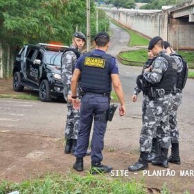 Fotos de Perseguição termina em acidente e troca de tiros entre criminoso e agentes da Guarda Civil Municipal de Sarandi