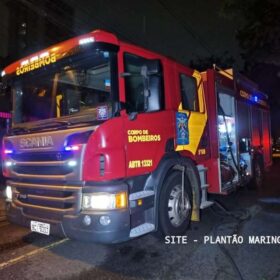 Fotos de Em Maringá; Após acidente casal coloca fogo em carro roubado