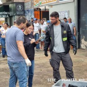 Fotos de Homem é morto com facada no peito no Jardim Alvorada em Maringá