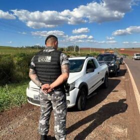 Fotos de Morador de Sarandi com carro roubado morre após troca de tiros com a Choque de Maringá