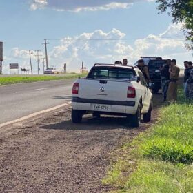 Fotos de Morador de Sarandi com carro roubado morre após troca de tiros com a Choque de Maringá