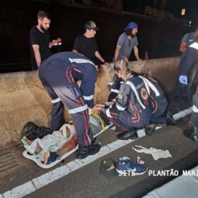 Fotos de Motociclista despenca de uma altura de aproximadamente 5 metros e cai no Contorno Norte em Maringá