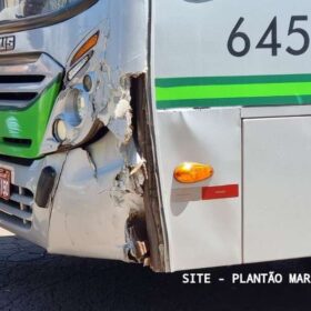 Fotos de Motociclista sofre ferimentos graves após bater de frente com ônibus da TCCC em Maringá