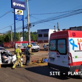 Fotos de Caminhão faz conversão proibida e deixa 6 pessoas feridas em Maringá