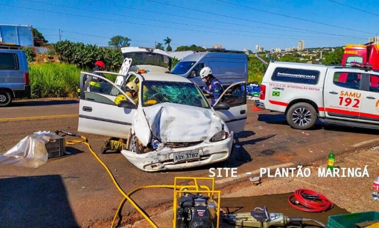 Fotos de Caminhão faz conversão proibida e deixa 6 pessoas feridas em Maringá