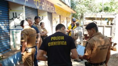 Fotos de Bombeiros encontram corpo carbonizado em academia abandonada em Maringá