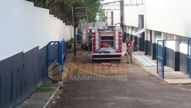 Fotos de Bombeiros utilizam técnica de rapel para resgatar trabalhador em Maringá