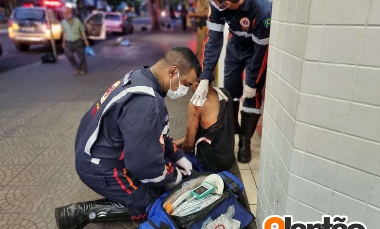 Fotos de Briga entre flanelinhas por ponto no centro de Maringá com um deles ferido a golpes de faca