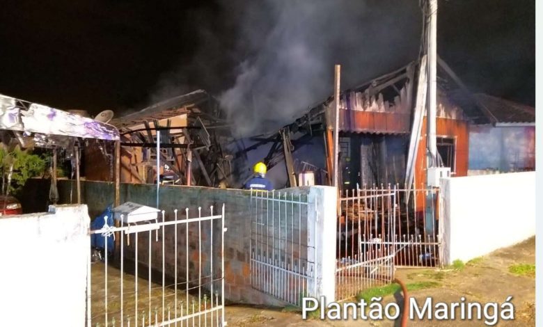 Fotos de Cachorro morre e casa fica destruída em possível incêndio criminoso em Maringá