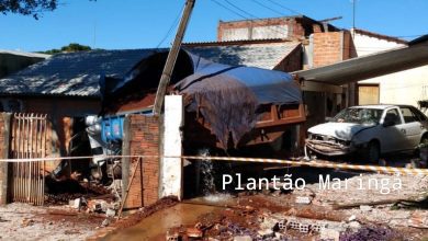 Fotos de Caminhão desgovernado invade casas em Maringá, e mata cachorro da família