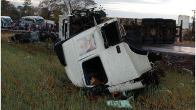 Fotos de Carreta invade pista contrária e mata caminhoneiro em Maringá