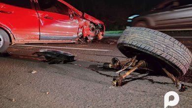 Fotos de Carro capota várias vezes após acidente na rodovia -317 em Maringá